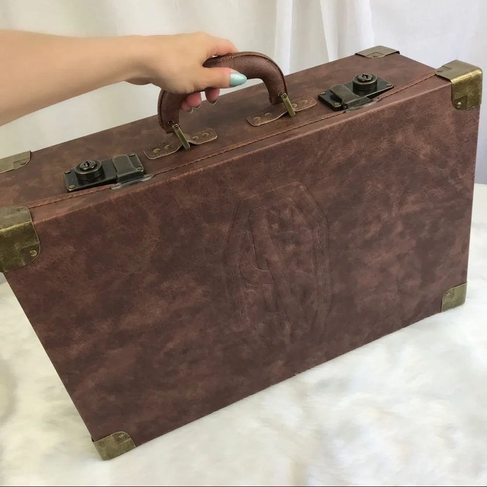 NWT Newt Scamander Fantastic Beasts Full Size Case Harry Potter World Cosplay - Picture 1 of 16